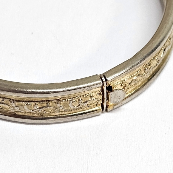 VINTAGE Two Tone Gold & Silver Tone Etched Child Cuff Bracelet Bangle - Picture 5 of 7